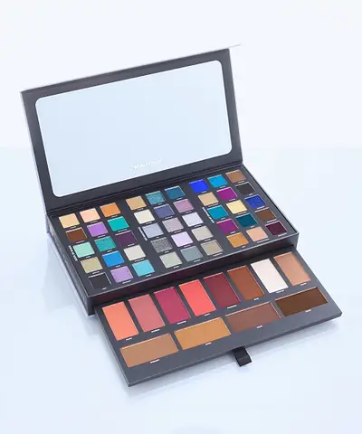 By BEAUTY BAY - The Collector's Edition Palette