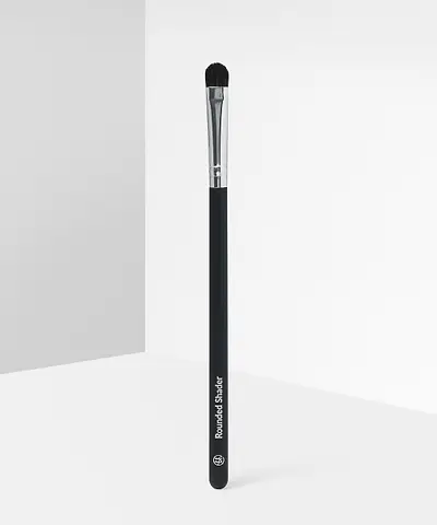 BH Cosmetics - Rounded Shader Brush